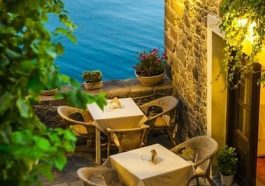 Enjoying Dog-Friendly Restaurants